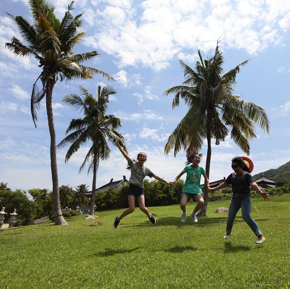 今天是放松的一天公园散步攀爬给我遍三个唯美的美好的一天