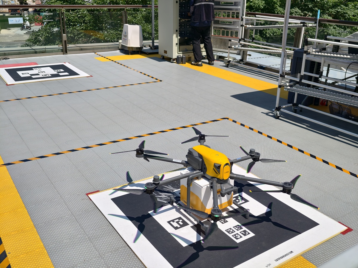 扫楼梯机器人技术：现状、核心技术及未来展望