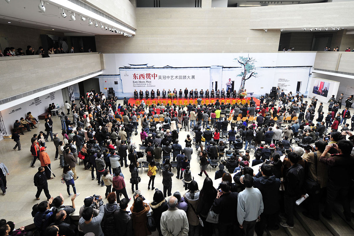 2010年11月20日,"东西贯中--吴冠中艺术回顾大展"在杭州的浙江美术馆