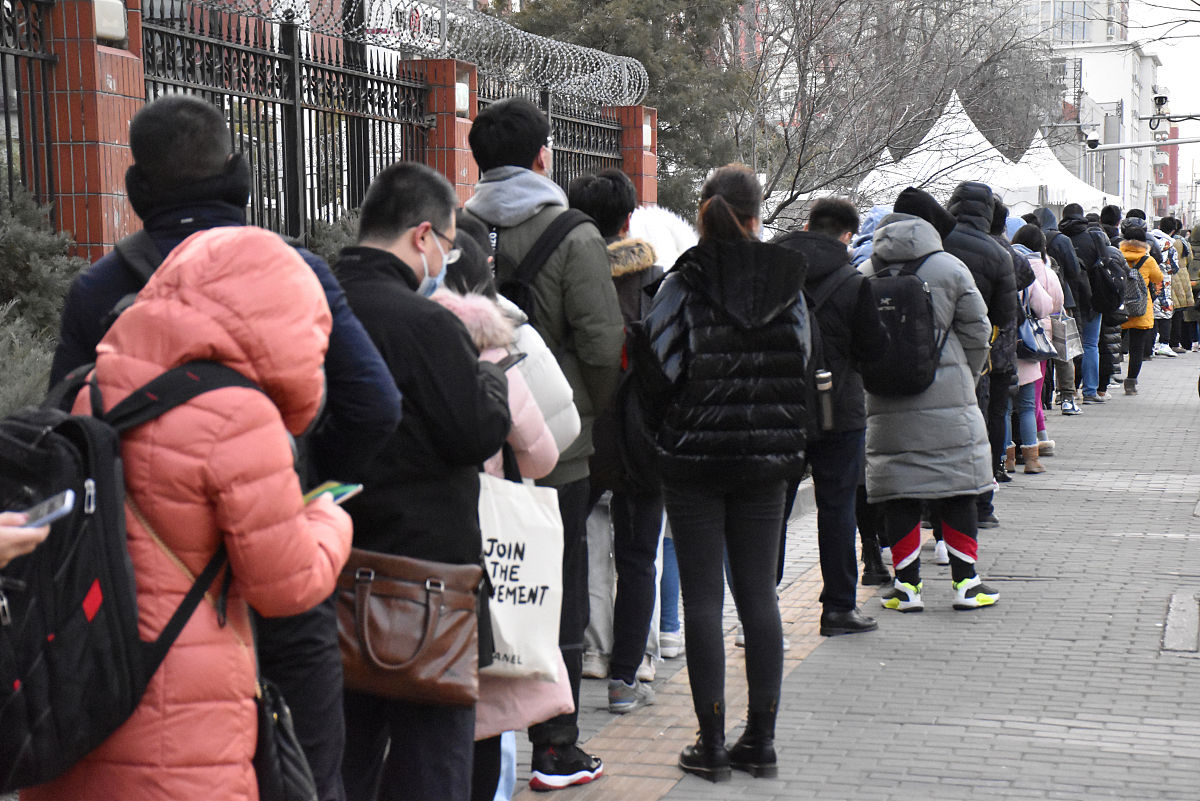 重庆护理学校临床医学五年医学学士毕业后，工作需要考哪些证？