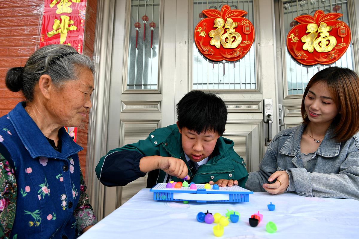 重庆工艺美术幼师学校招生办电话 - 咨询报名就选专业幼教机构