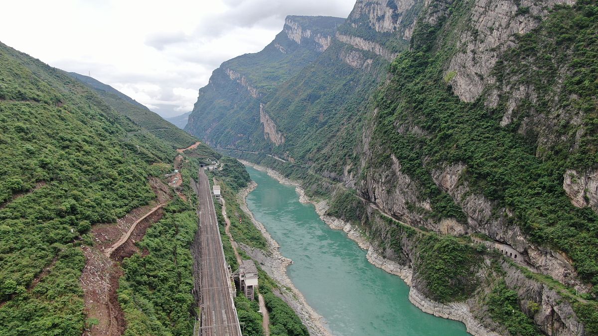 成都铁路运输学校保证就业吗用