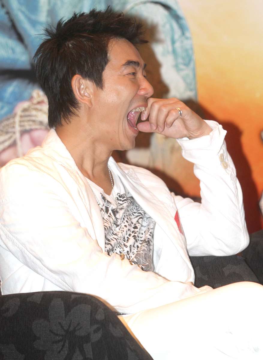 2010年7月6日,上海,电影《唐伯虎点秋香2》新闻发布会.任贤齐+++_+++