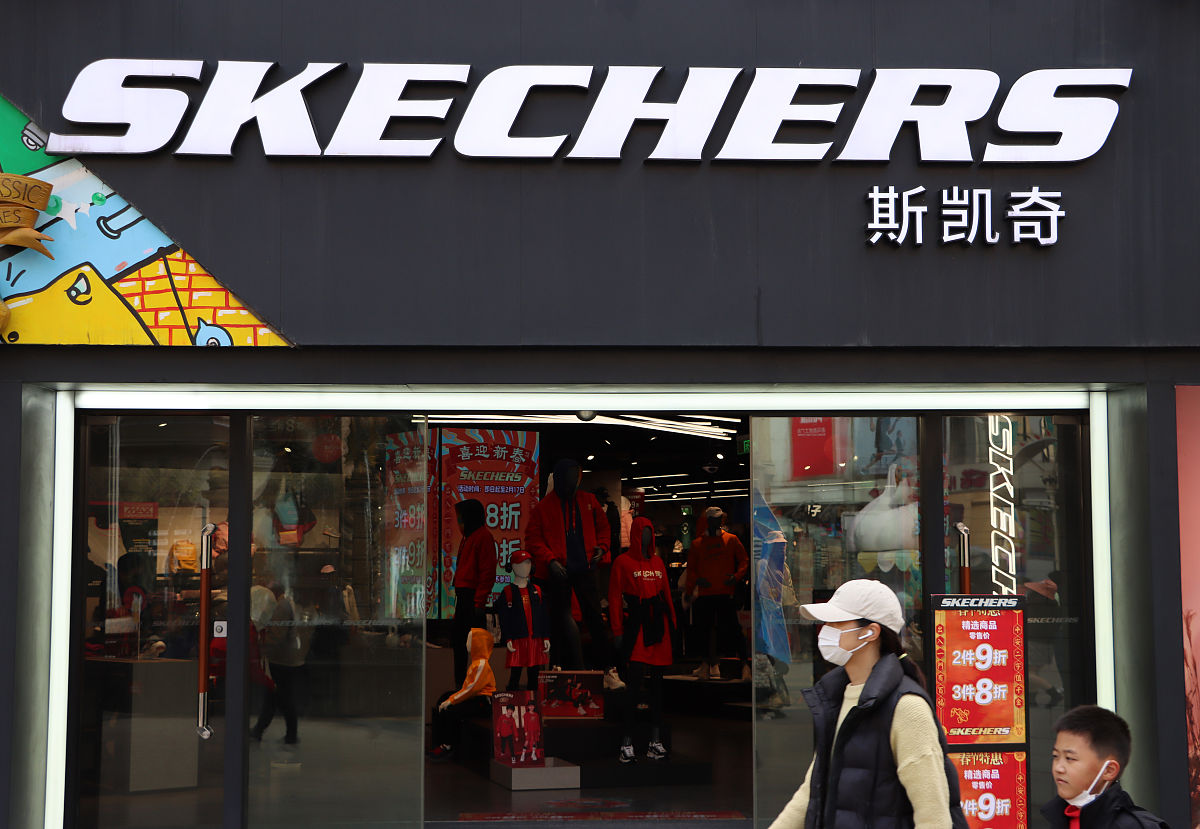 斯凯奇服装：材质舒适、风格时尚，点亮你的活力穿搭