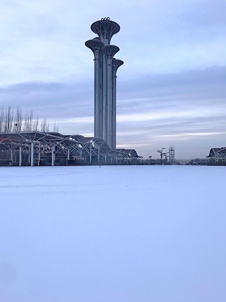 2018年12月27日,北京,一场人造雪把奥林匹克森林公园南园打造成了冰雪
