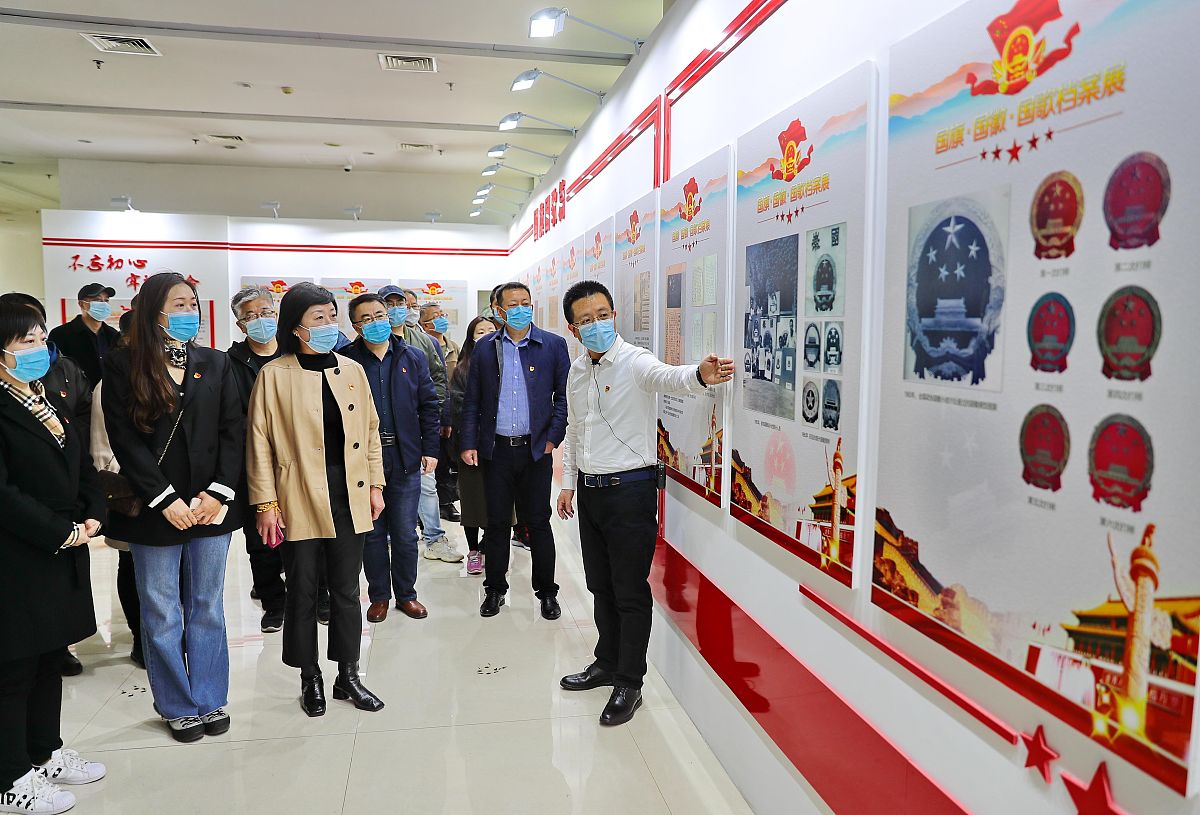 退役军人服务站全面回顾上半年工作重点讲主要工作亮点、突出成绩；深入分析当前形势指出存在问题；对下半年工作进行思考重点讲目标、思路、举措及重大项目建设安排等2000字