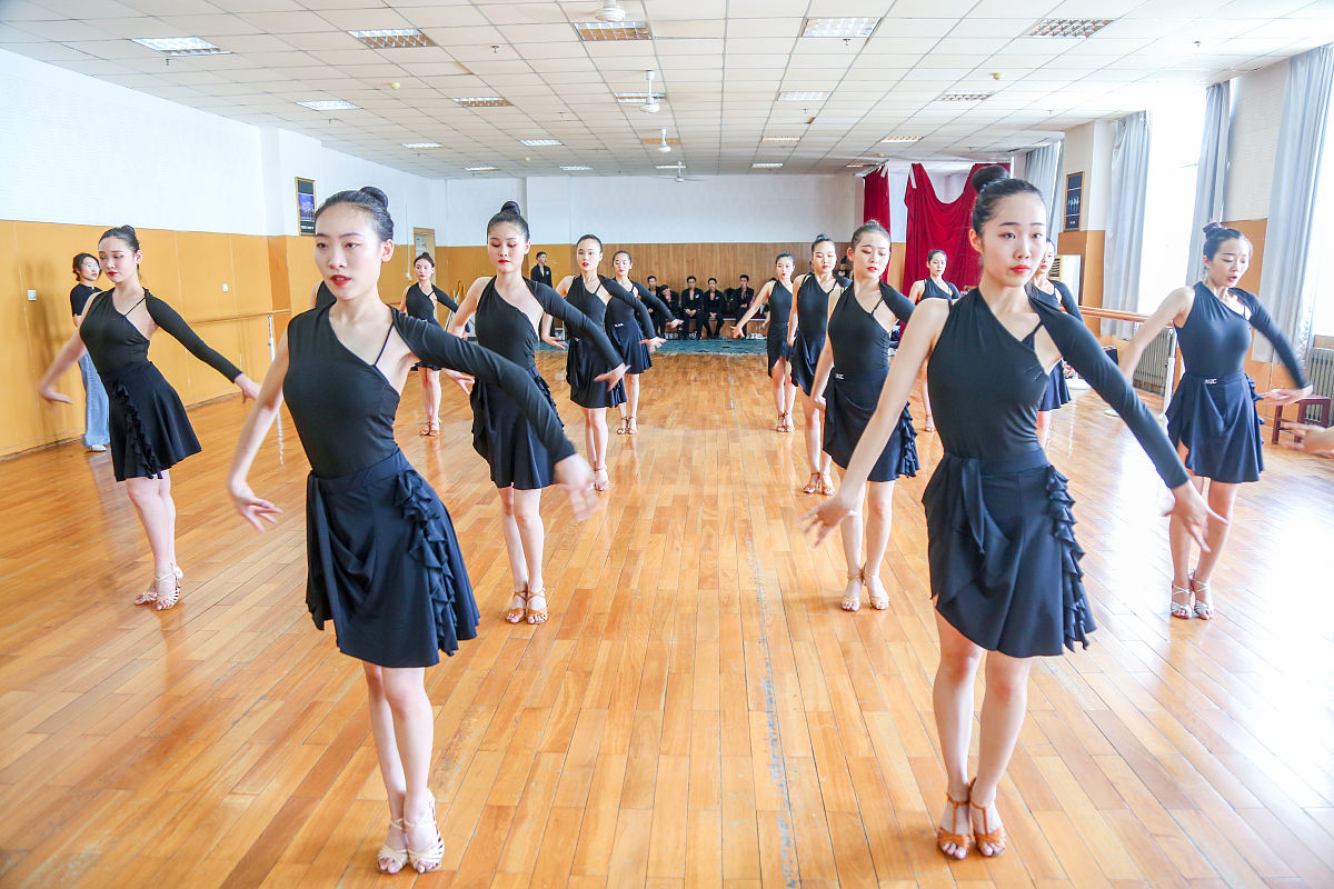 郑州信息科技职业学院中专部的计算机应用专业「5G方向」就业前景如何