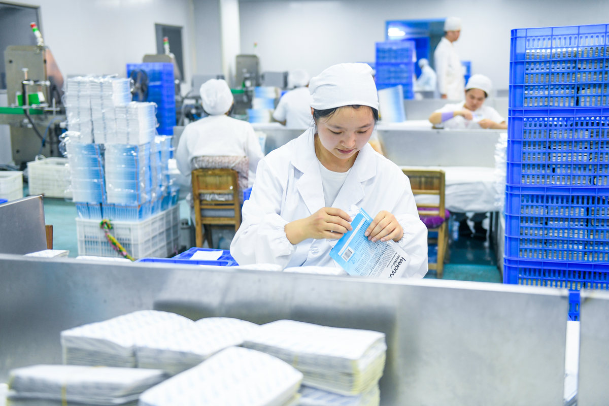 现在你需要写一篇与乳类加工相关的综述论文要求正文字数在1500到2500字查重率低于30