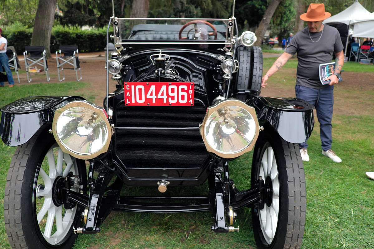 Summarize Norman Bowie Morality Money and Motor Cars and elaborate his examples used for arguments