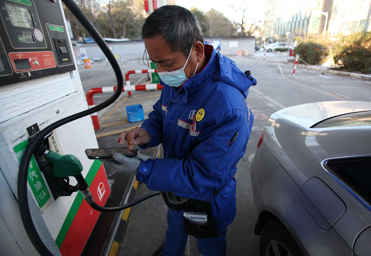 党员简要事迹主要工作是负责出租车换电站建设及运营要求写1500字