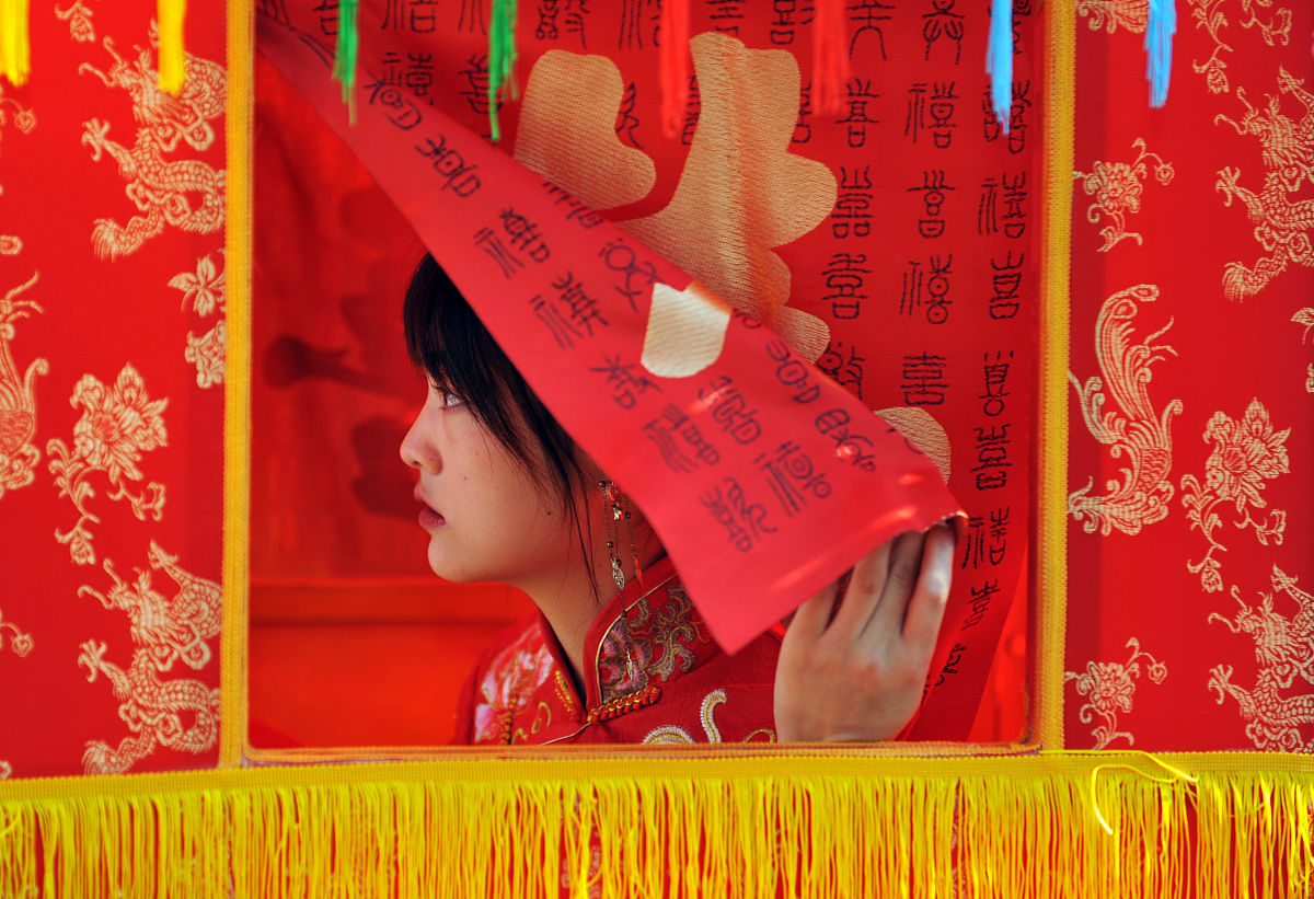 描写新婚之夜的古诗词：浪漫爱情的诗意表达