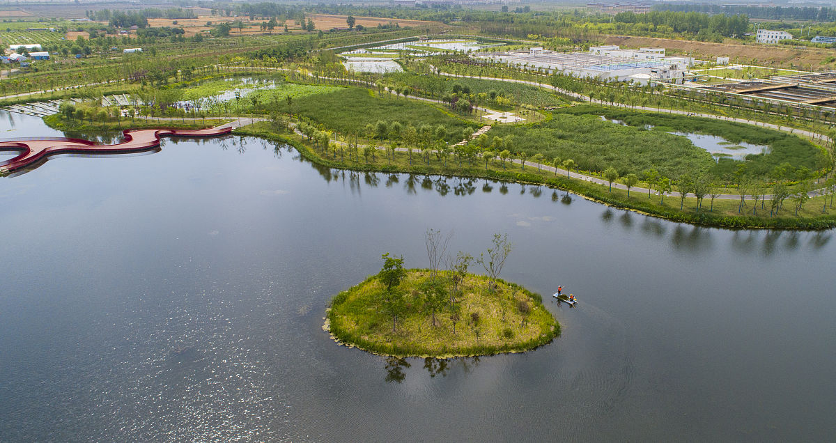 介绍桓台县马踏湖近自然人工湿地工程乌河入湖口人工湿地一期EPC项目工程的名称、特征、建设年限、服务对象、溢流坝+潜流人工湿地+表面流人工湿地组合工艺工艺的具体特征