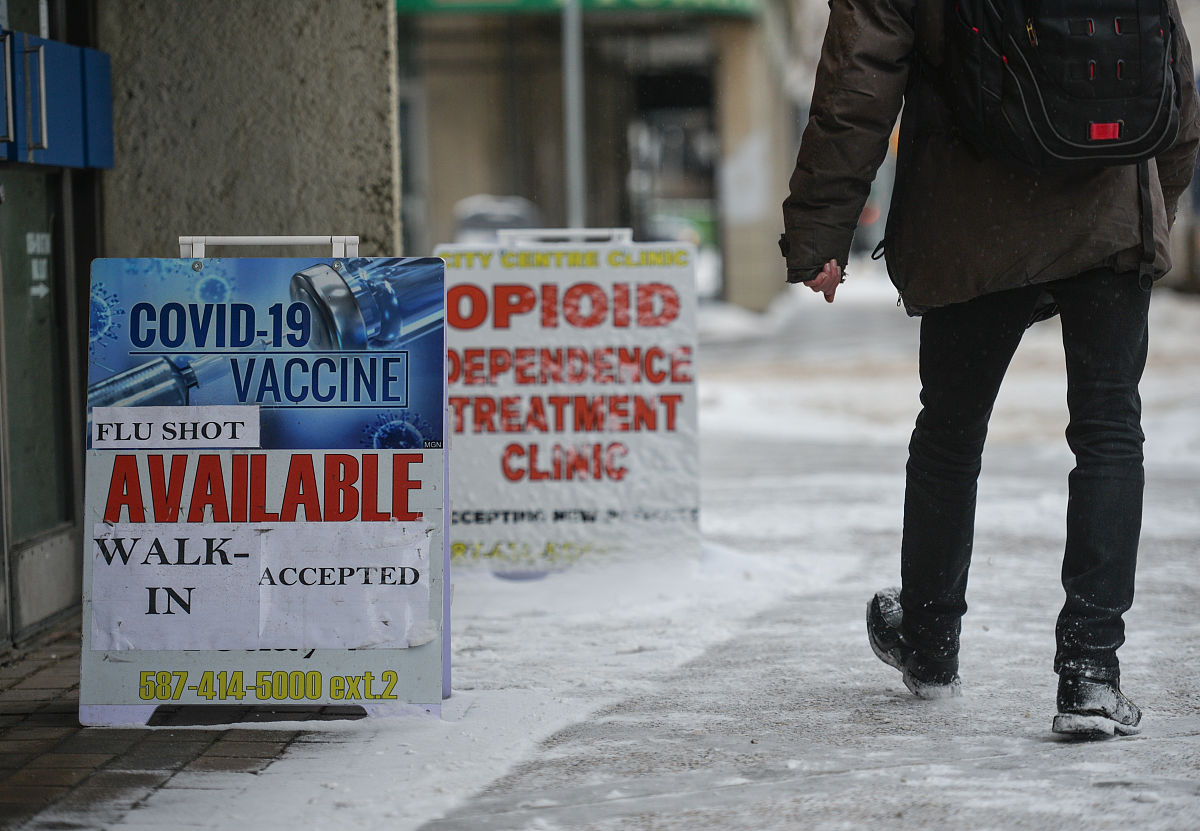 新冠疫情研究综述：防控与治疗的最新进展