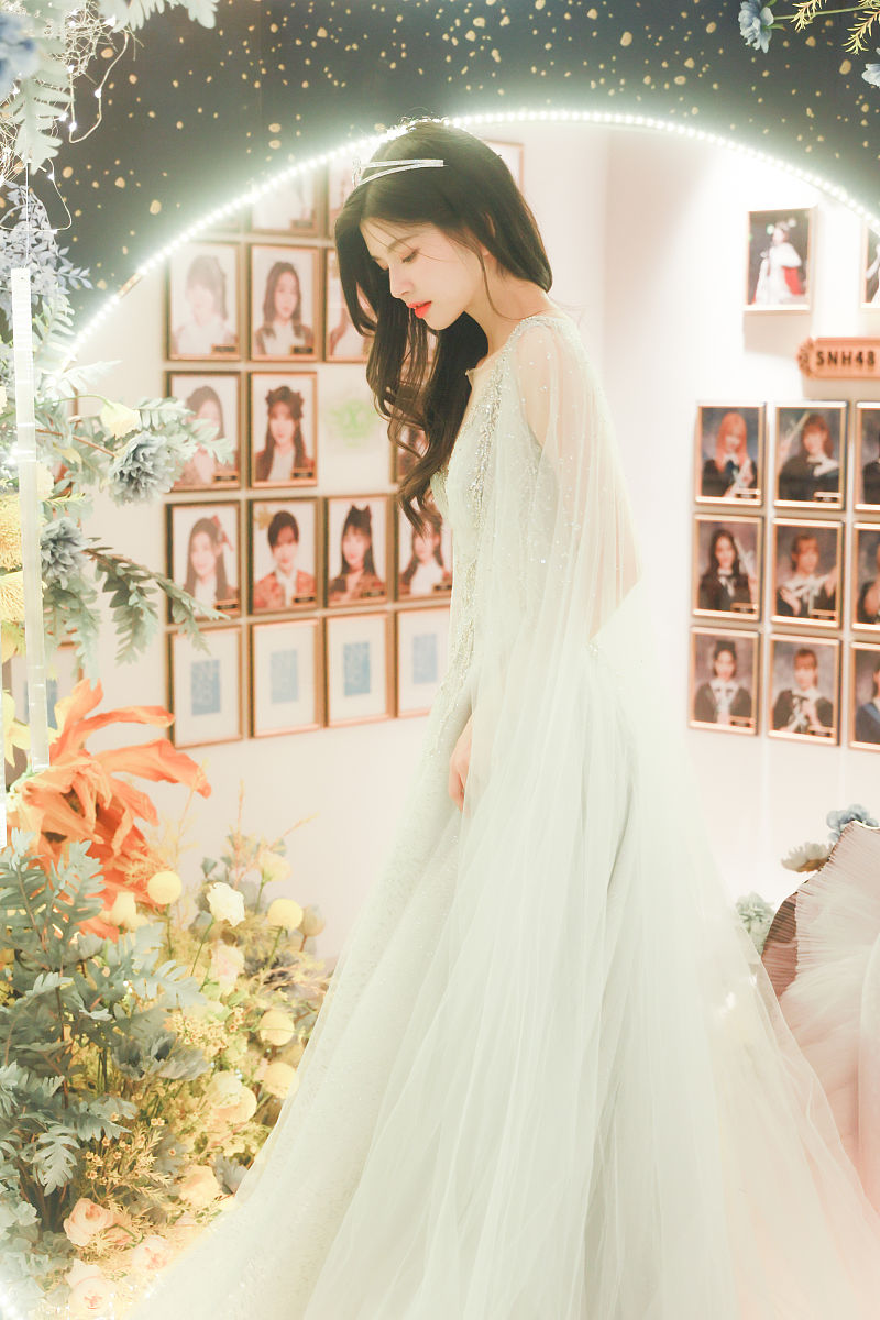 大学生早会演讲稿：追求梦想，成就未来