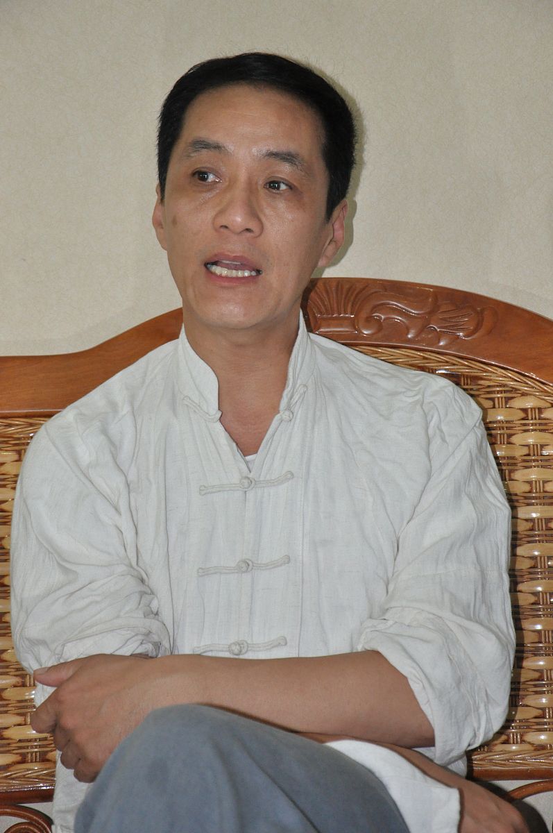 2014年6月5日,山东济南,电视剧《老农民》举行记者探班.冯远征
