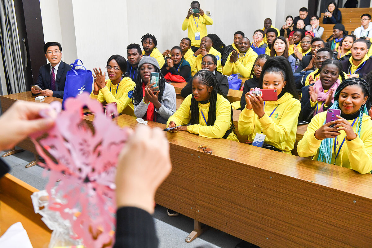 贵阳盲聋哑学校新增专业：音乐、美术、计算机，助力学生发展