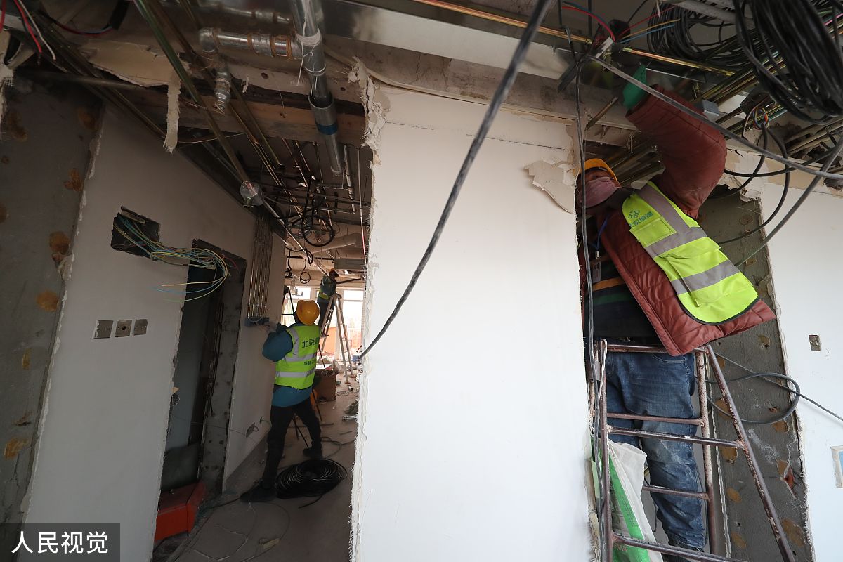 宿舍电线杂乱裸露？警惕安全隐患！