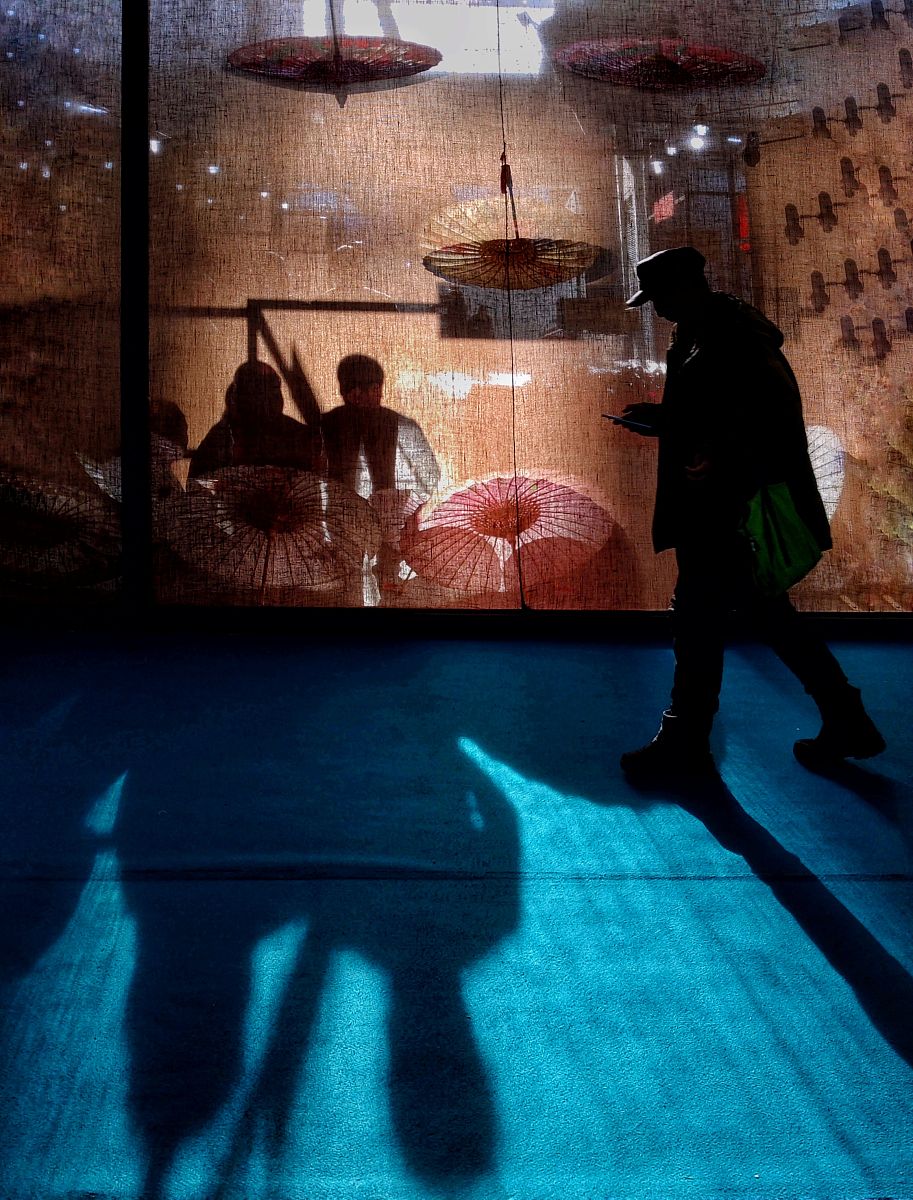 颠覆感官！与GPT-3.5 Turbo AI实时对话的交互装置艺术