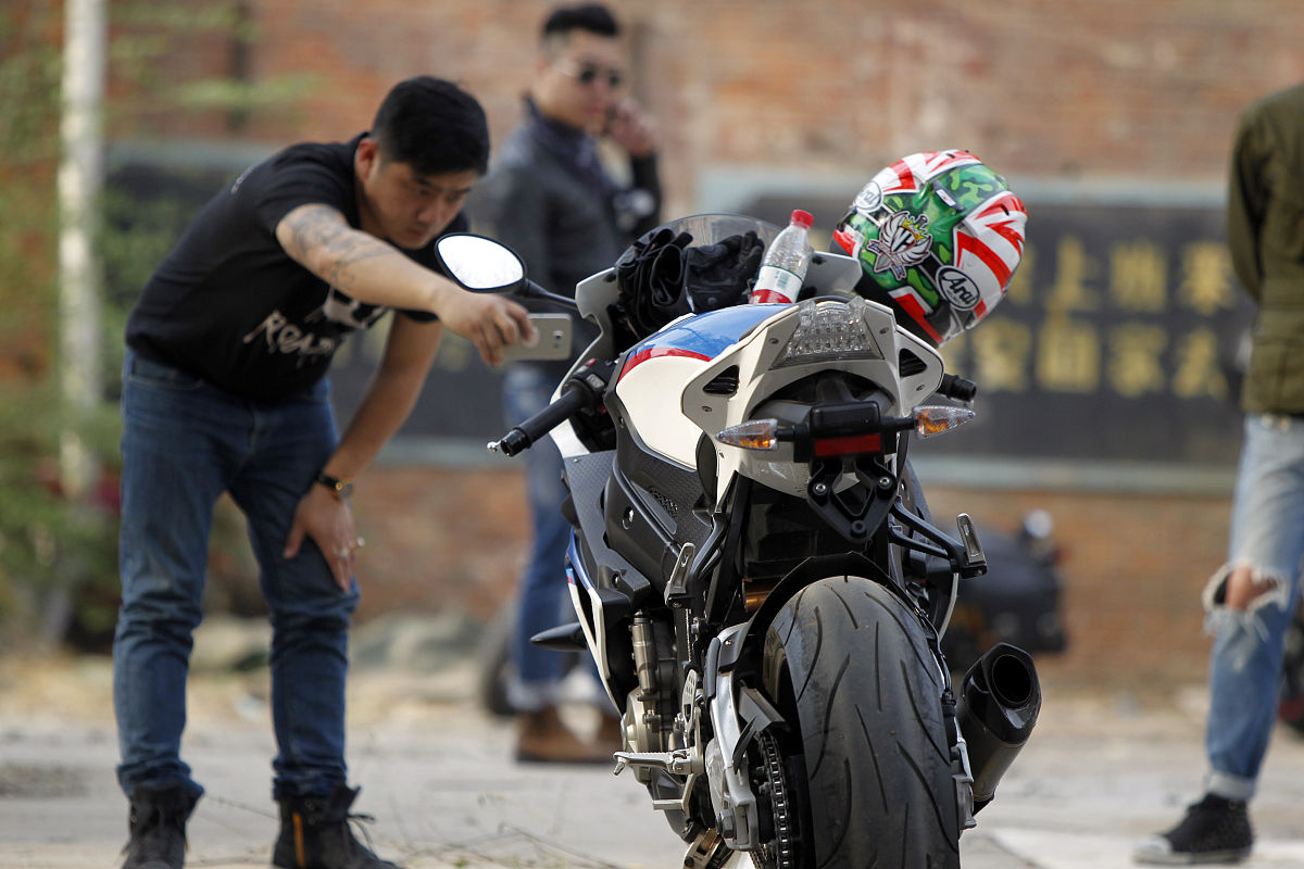 我月薪5500我每个月存多少钱可以在1年内购买KTM390DUKE