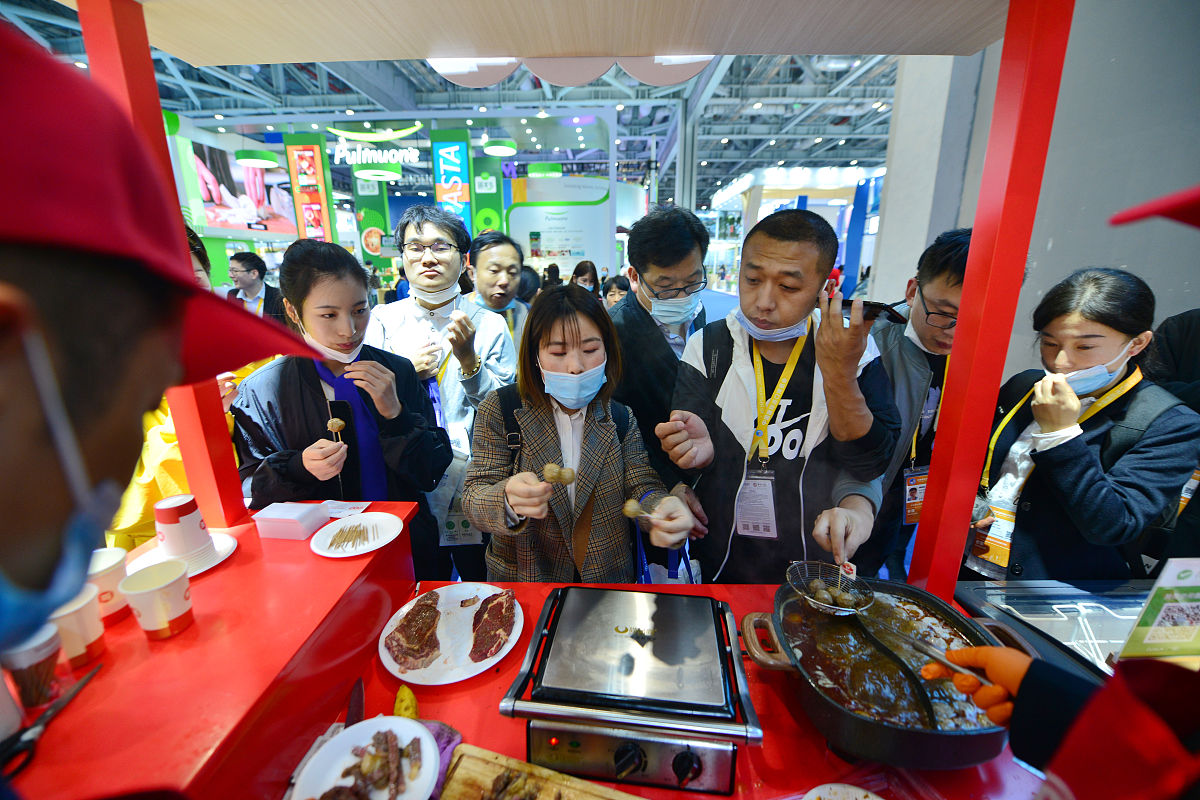 2020年11月5日,上海,有着"<strong>世界厨</strong>房"美誉的进博会食品及农产品展区