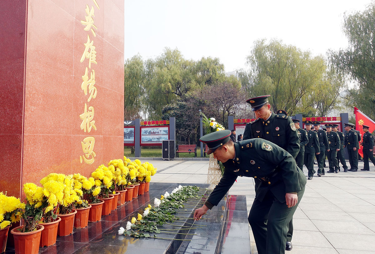 我们身边的英雄：发现平凡中的伟大
