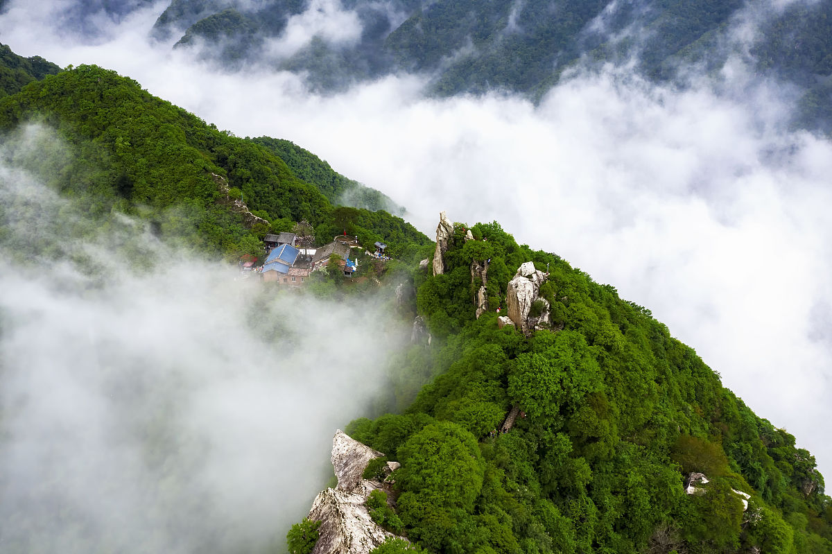2021年5月3日,西安长安区,雨中秦岭青山.(如若下载使用,请务必署名:曾