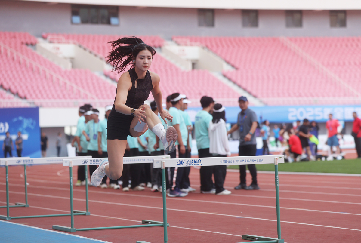 个人体育运动会参与情况。字数在200字以内。