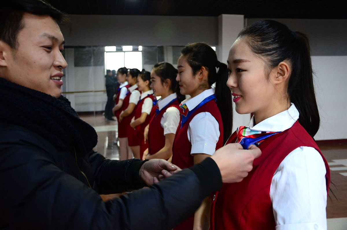 原平市星海艺术学校航空服务高铁乘务定向大专班介绍