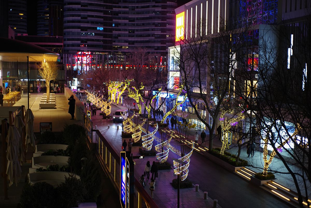 商业步行街夜景景观照明初探-以天水市中华西路为例