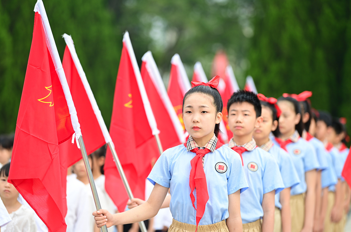 快乐小学少先队建队日主题活动精彩纷呈