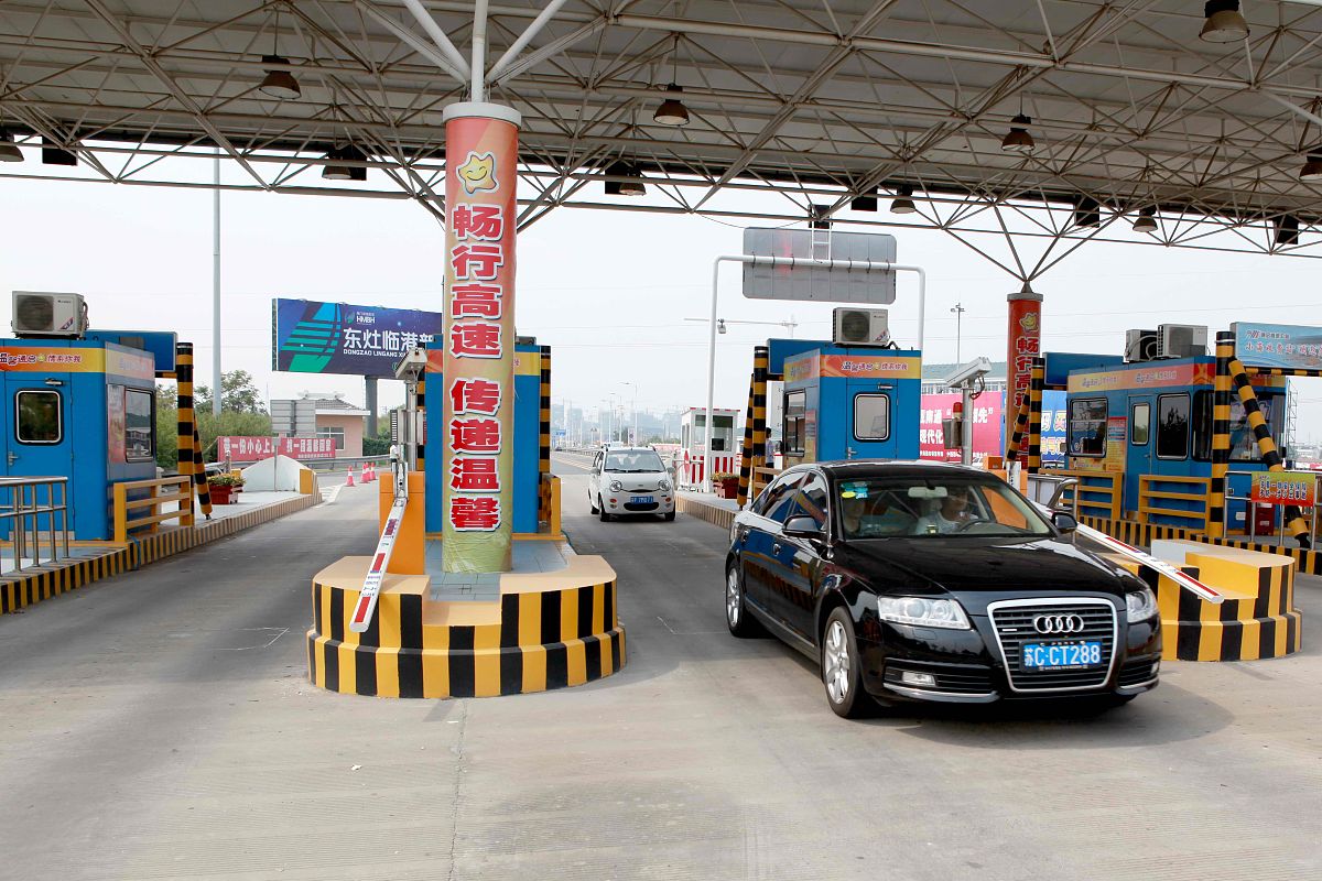 网约车都是通过地图导航路径以及导航行驶的距离来收取费用高速公路是否可以取消实体收费站采用建立虚拟收费站点通过北斗导航技术来拟合路径精准收费呢