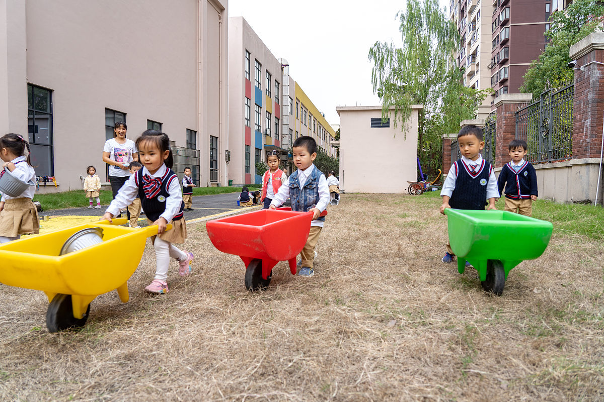 大朗中心幼儿园组织开展劳动体验