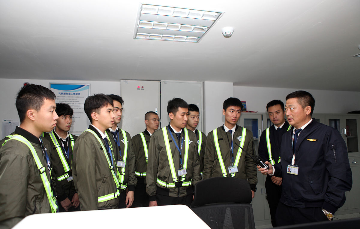 重庆那个航空学校开设有飞机维修专业