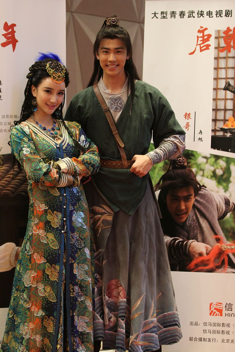 写一篇古装视频换脸的短视频文案