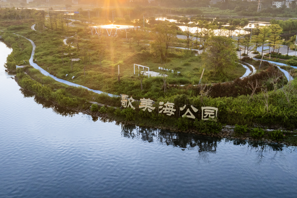 cp【广东：新增24家国家4A级旅游景区】#广东再添24家国家4a级旅游景区# 日前广东省文化和旅游厅发布公告经评定广州市森林海旅游度假区等6家旅游度假区为省级旅游度假区广州市海珠湿地公园景区等24家景区为国家4A级旅游景区。截至目前广东共有216家国家4A级景区、15家国家5A级景区以及28家省级旅游度假区、2家国家级旅游度假区。金羊网#在广东的生活##校园热点运营官#cp围绕这篇博文写1条10