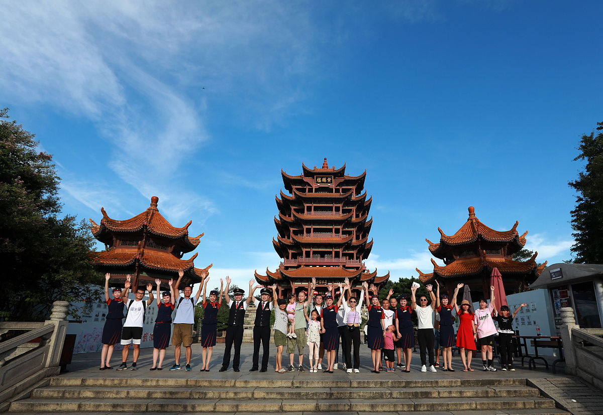 湖南高尔夫旅游职业学院高速铁路客运乘务专业好不好未来就业前景大吗；：：；；