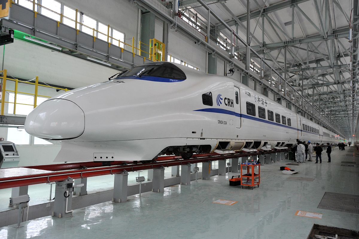 动车组高速运行时涉及的空气动力学问题有哪些