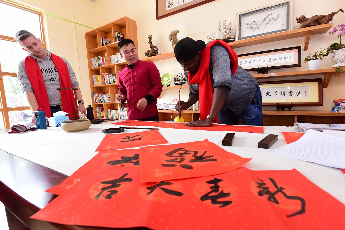 观《讲好中国故事，传播中华传统文化》有感：做新时代文化传承者