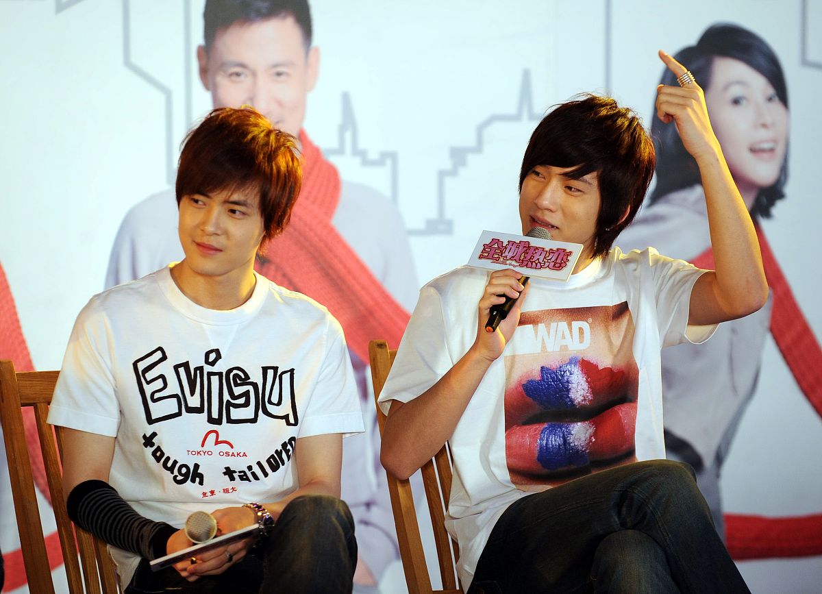 2010年1月18日,北京,电影《全城热恋》官网启动发布会.bobo组合+++_++