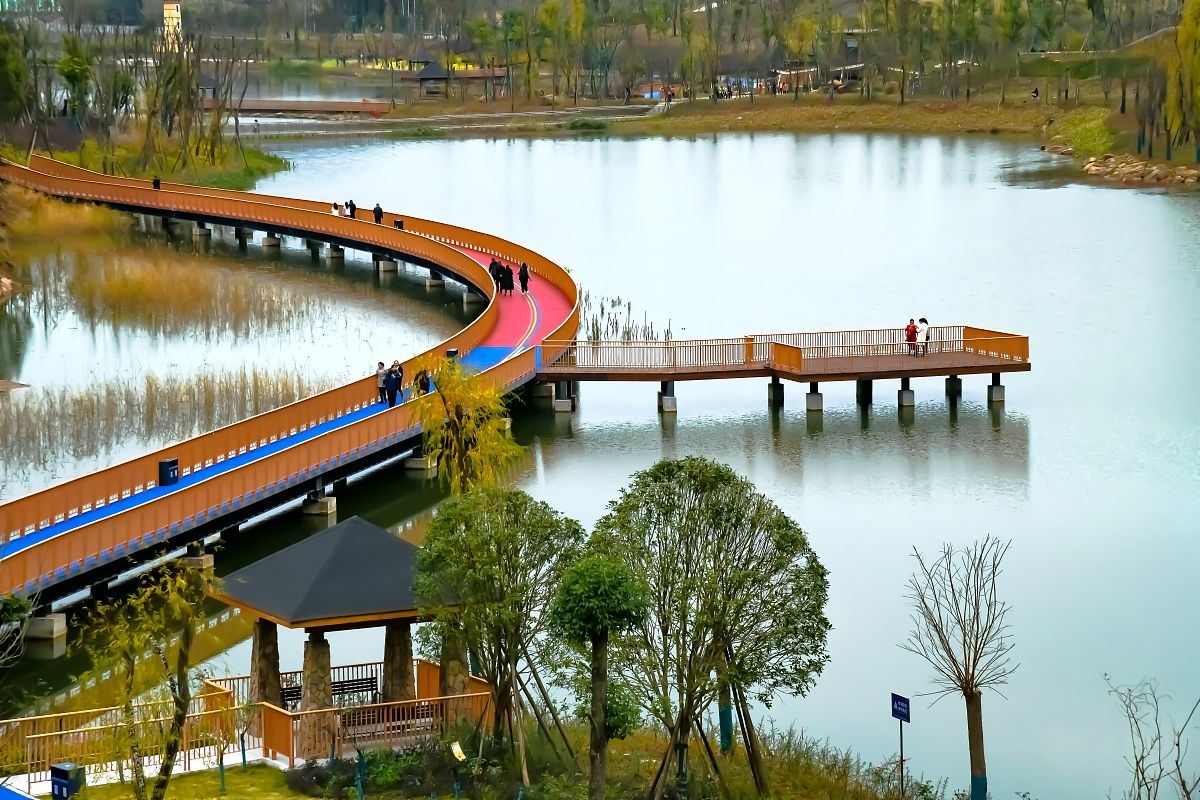 巴中初中毕业上什么中专学校好