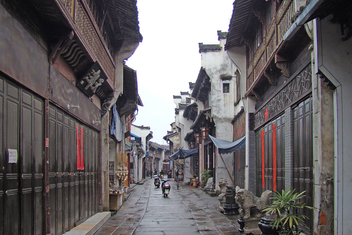 屯溪旅游景点大全：老街、青云谱、宏村等热门景点推荐