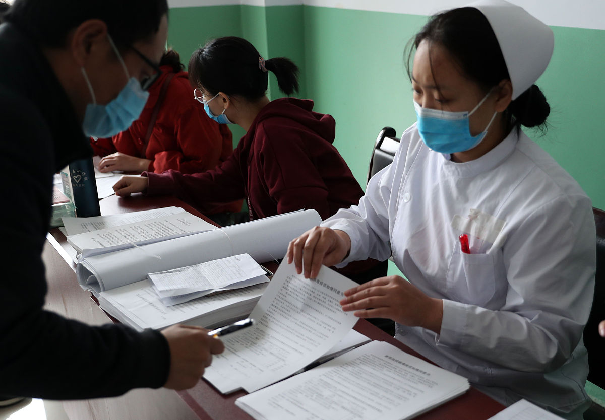 为何现在报读卫校的人越来越多？