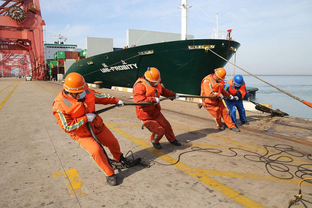 听说大船很难进得有关系才行。