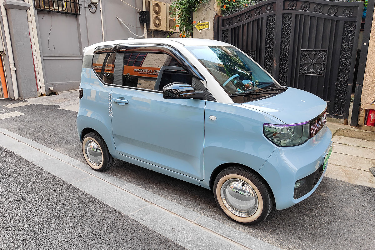 丽驰电动四轮车∨8是不是国标车 200字