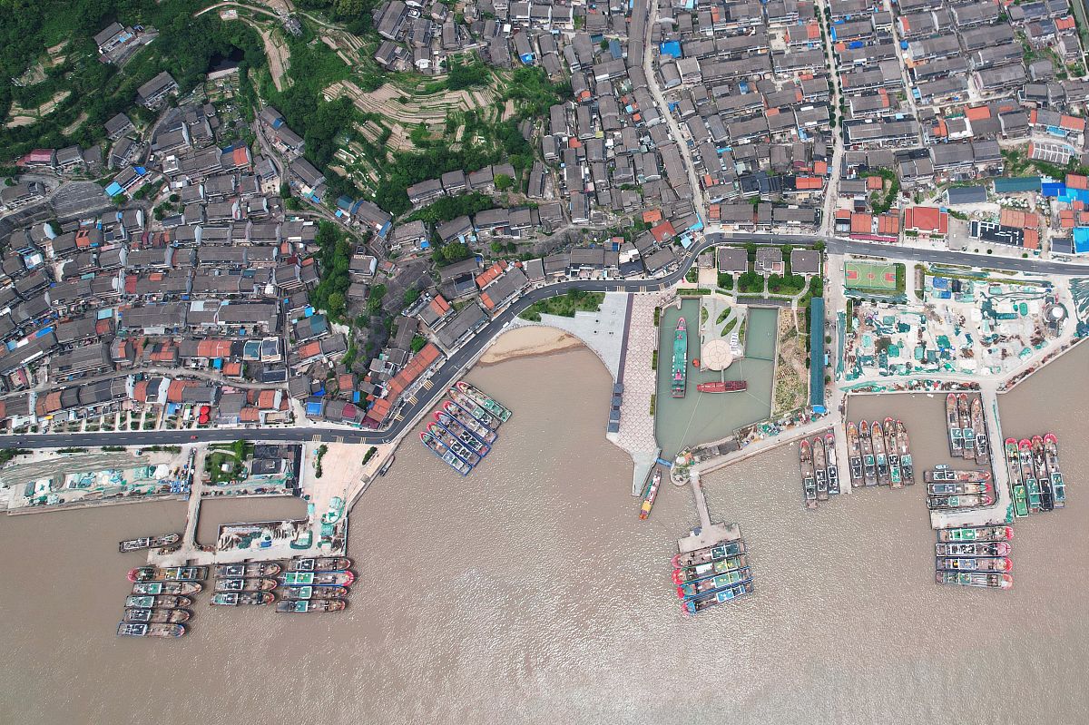 五峰职教中心2021年招生专业：机械、电子、服务等领域 - 职业教育的选择