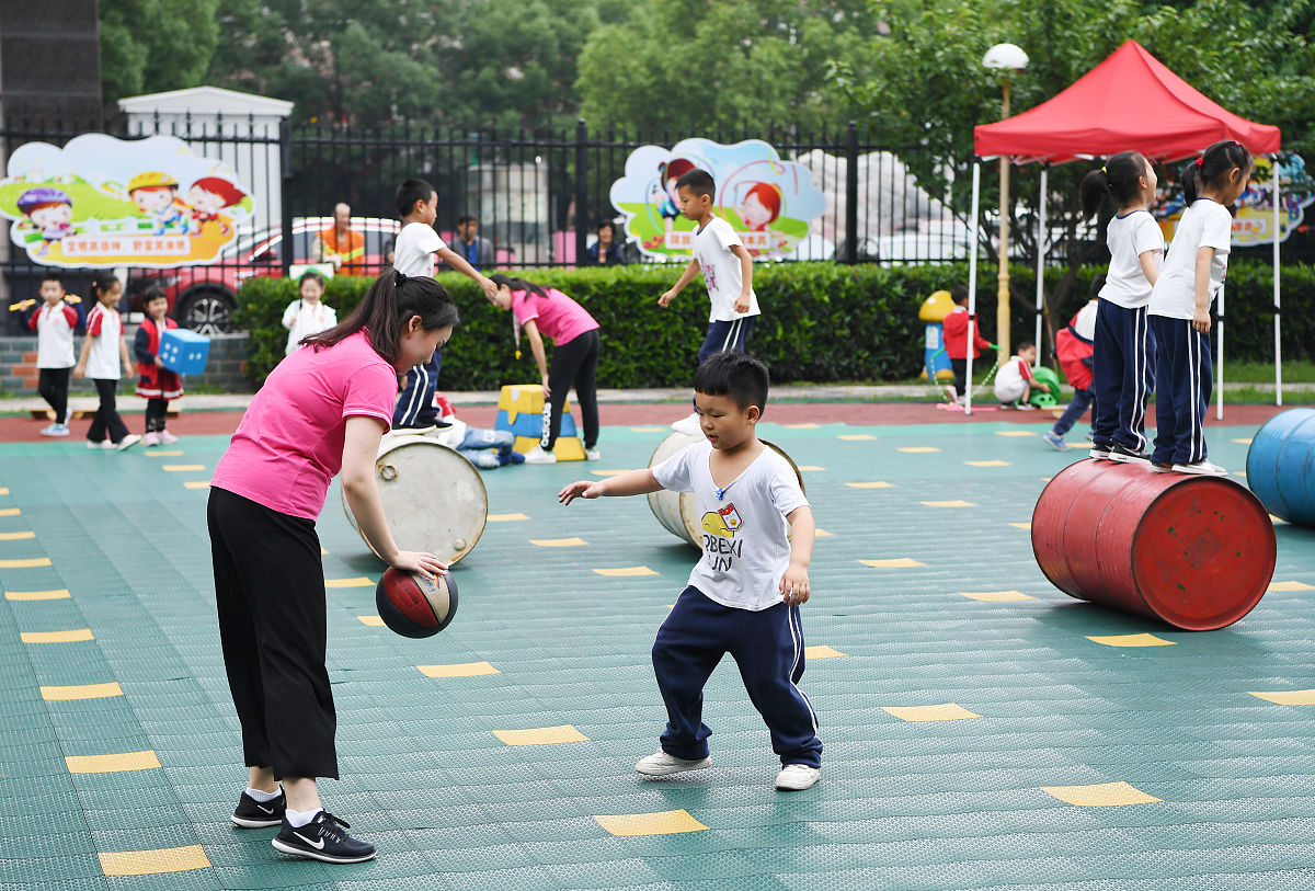 双手带绳球的玩具有哪些