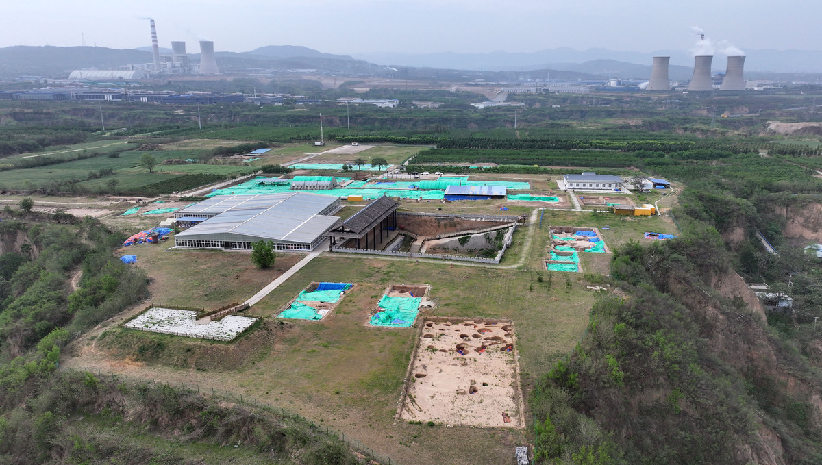 给我写一份关于长沙 黑麋峰垃圾处理厂的 背景介绍