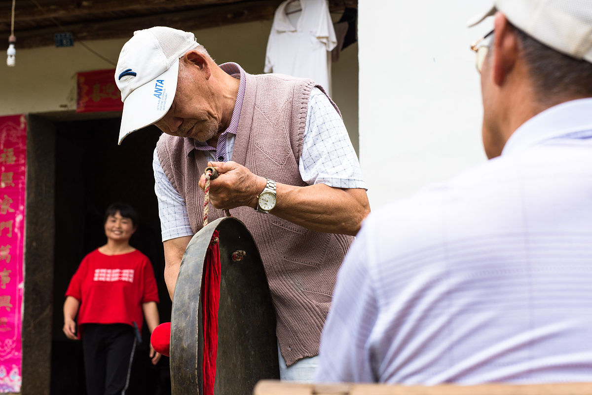 二不溜子是什么意思_词语二不溜子的意思