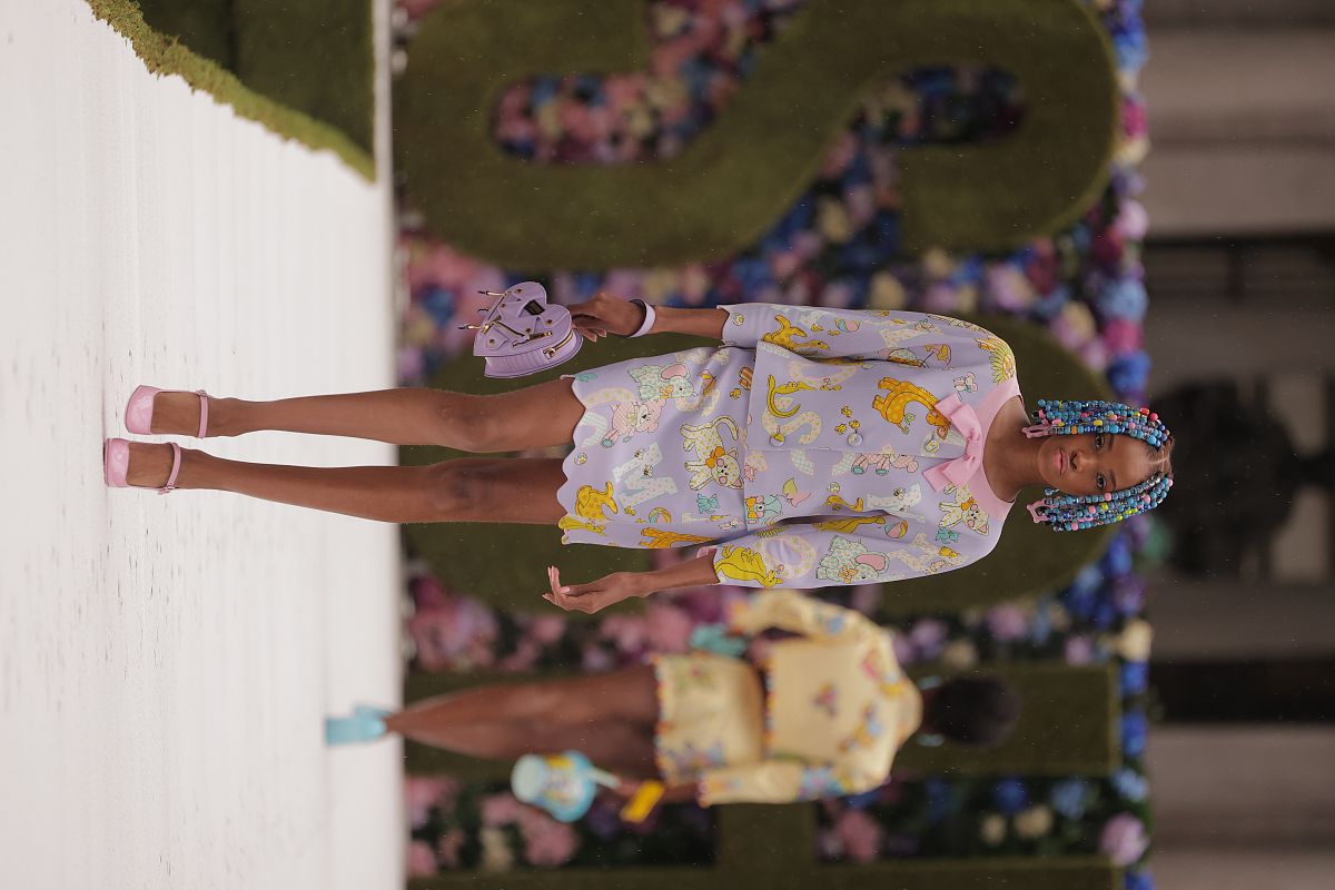 当地时间2021年9月9日,美国纽约,2022春夏纽约时装周:moschino 品牌秀