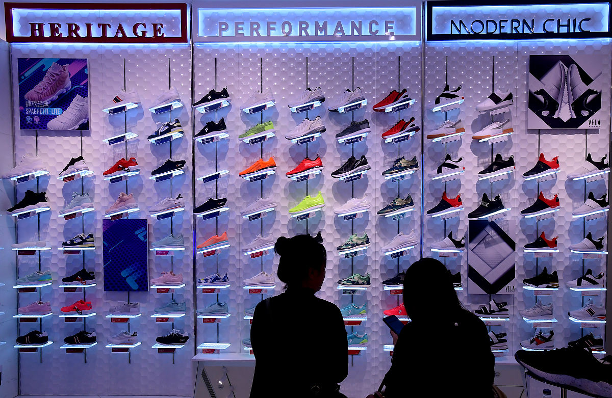 2017年4月28日,辽宁沈阳,意大利百年运动品牌斐乐(fila)专卖店.